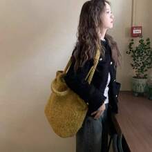 Huangguoshu single shoulder crossbody woolen bag autumn and winter woolen bag light commuter bag versatile simple casual magnetic buckle design