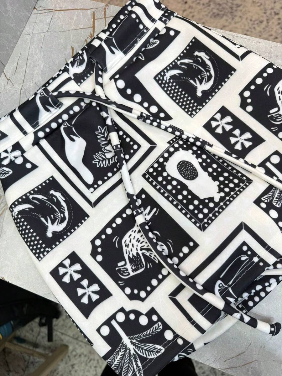 Elegant Women's Neoprene Skirt Shorts With Button - Style - 印刷黑色 - 查看 1