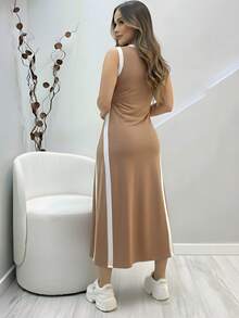 Long Knitted Dress With V-Neckline, Two-Tone Tank Top, Stripes And Slit, Comfortable And Loose - 鏽棕色 - 查看 2