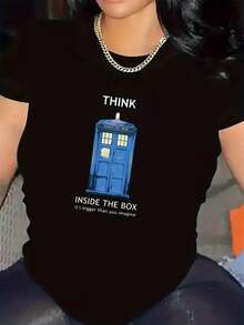 100% Cotton Dr. Who Inspired T-Shirt - Think Inside The Box Slogan & TARDIS Graphic - For Men & Women - Casual Everyday Shirt - Vintage Sci-Fi Fan Apparel - All-Season Comfort Fit - 黑色 - 查看 1