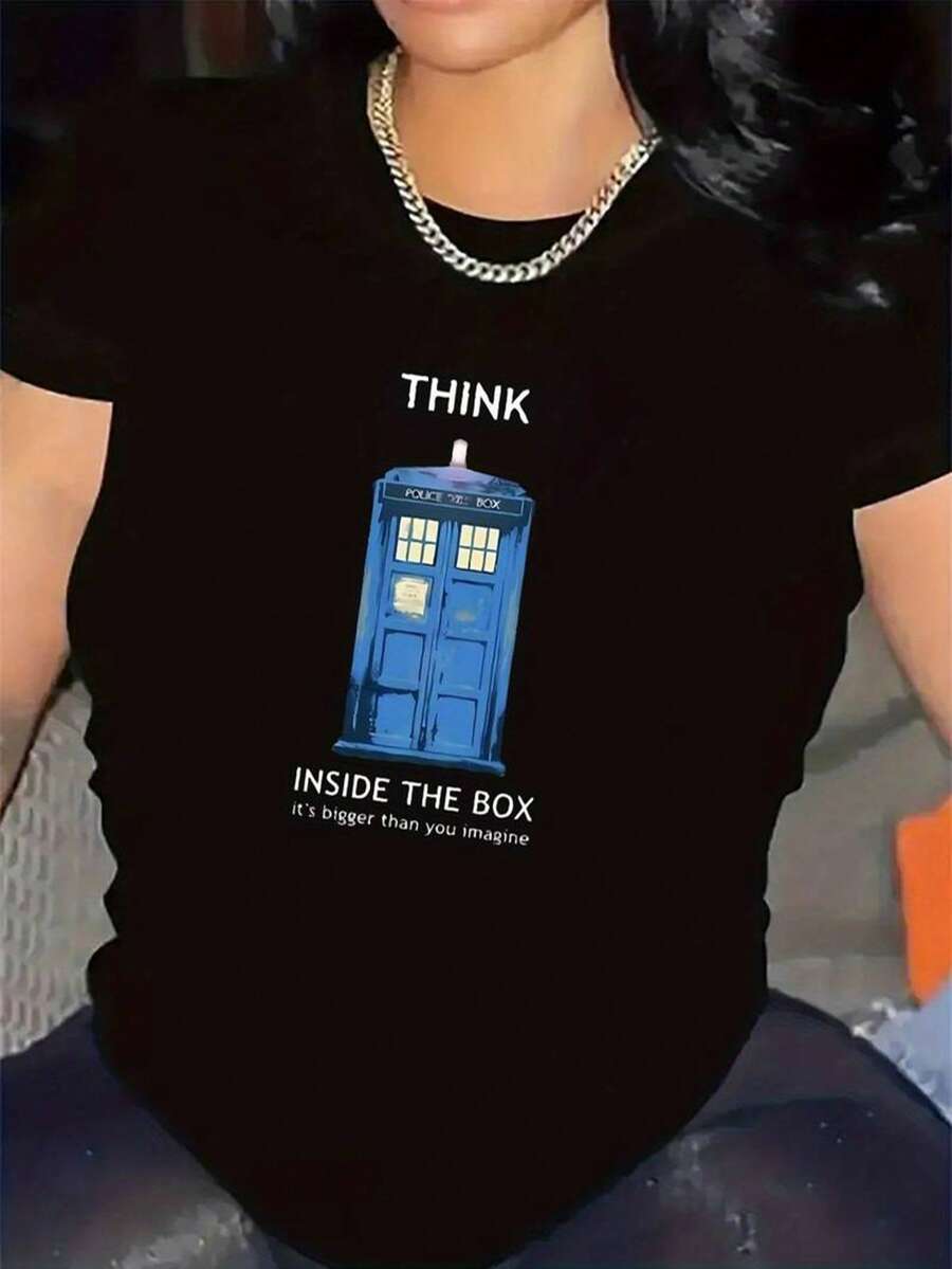 100% Cotton Dr. Who Inspired T-Shirt - Think Inside The Box Slogan & TARDIS Graphic - For Men & Women - Casual Everyday Shirt - Vintage Sci-Fi Fan Apparel - All-Season Comfort Fit - 黑色 - 查看 1