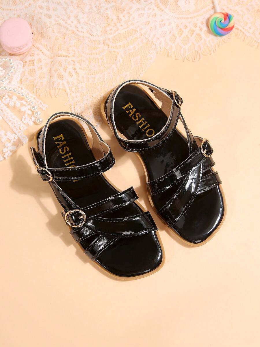 女童户外凉鞋夏季新款圆头镂空水钻贴防滑时尚优雅儿童平底沙滩凉鞋