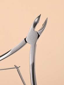 Bộ dụng cụ làm móng đa năng 2 trong 1 - Kìm cắt da chết chuyên nghiệp bằng thép không gỉ để cắt móng chính xác; Dụng cụ đẩy da chết để chăm sóc và loại bỏ sơn móng; Thích hợp sử dụng tại nhà, khi đi du lịch và tại salon; Hộp quà Giáng sinh trang nhã. - Bạc - Xem 5