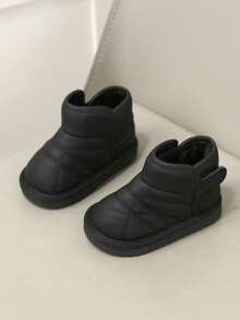 1 Pair Infant Comfortable Warm Boots, Soft Material With Hook And Loop Design For Easy On/Off. Thermal Lining Provides Extra Warmth For Cold Weather. Non-Slip, Durable Soles Offer Stable Support. Simple, Fashionable Appearance Suitable For Daily Wear And Outdoor Activities, An Ideal Winter Footwear Choice For Babies.