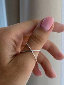 1枚优雅蓝宝石戒指，925纯银材质，适合日常佩戴和约会。 - 交叉戒指 - 查看 5