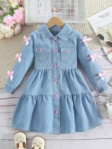 女童时尚牛仔连衣裙，2025 春夏新款韩版可爱蝴蝶结装饰长袖翻领全开膝蛋糕裙，蓝色 - 淺色水洗藍 - 查看 4
