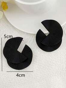 1 Pair Fashionable Geometric Asymmetrical Fan-Shaped Gold-Tone Stud Earrings, Suitable For Women's Party Wear