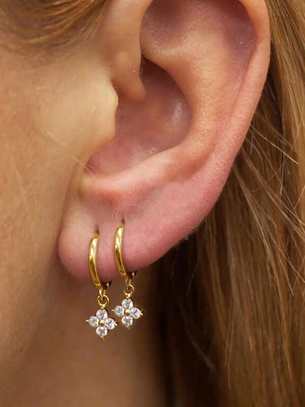 Nooxian 2pcs Women's Earrings, Copper InlaidZirconian Lucky Four-Leaf Clover Pendant Hoop Earrings, Daily Stacking Earrings, Gift