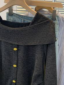 女式针织长袖方领上衣，不对称下摆，正面纽扣，常规版型