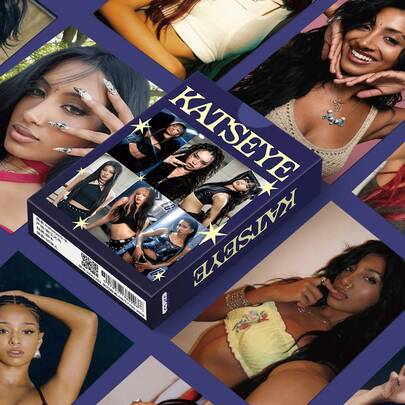Set de 55 de cărți foto LOMO Kpop KATSEYE | Autocolante pentru cărți LOMO 92 buc/55 buc Gabriela, Lana, Sophia, Manon, Yoonchae, Mei | Colecție de fani K-Pop și decorare pentru jurnal | Cutie cadou pentru cărți holografice față-verso Song<Gnarly>, carte de susținere a fanilor | Cutie cadou pentru ziua de naștere a studenților, carte poștală, felicitare nouă