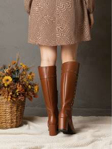 Botas elegantes de media caña clásicas con remaches de tacón bajo para el día a día, la oficina y para un evento especial cómodas y resistentes con tacón antideslizante - Camel - View 4