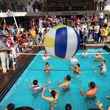 1/2 piezas Voleibol inflable gigante - Material de PVC duradero, diseño vibrante en azul y amarillo, adecuado para reuniones familiares, piscina, fiestas en la playa, juegos al aire partidos de voleibol, fácil de inflar, colores mixtos vibrantes, accesorio de deportes al aire libre, entretenimiento para fiestas en la piscina, diseño dinámico, inflado conveniente, aplicable para fiestas acuáticas, fiestas de vacaciones, accesorios para fiestas temáticas de deportes - Multicolor - Ver 2