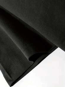 Camiseta de manga corta para hombre con el logo de Riggins y reparación de automóviles. - Negro - Ver 2