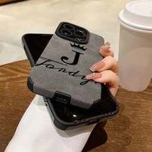 Funda de Teléfono con Patrón de Letra J de Corona Clásica, Adecuada para iPhone 16/16 Pro/16 Plus/15/15 Plus/15 Pro/15 Pro Max/14/14 Plus/14 Pro/14 Pro Max/13/13 Pro/13 Pro Max/12/12 Pro/12 Pro Max/11/11 Pro/11 Pro Max, Resistente a Impactos y Duradera, Diseño de Cuero Sintético Elegante y a la Moda - Colores mixtos - Ver 7