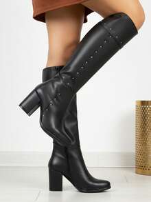 Botas elegantes de media caña clásicas con remaches de tacón bajo para el día a día, la oficina y para un evento especial cómodas y resistentes con tacón antideslizante - Negro - Ver 2
