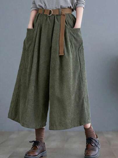 大码女式宽松口袋阔腿裤，适合休闲和工作场合穿着