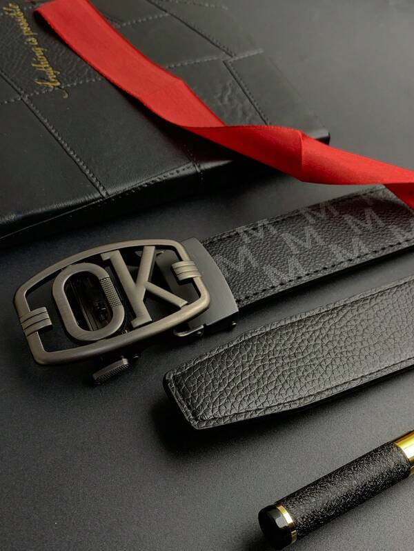 1 pieza Cinturón de hombre de negocios con hebilla automática, 3.5" de ancho con diseño en forma de M, versátil y casual, para hombres de mediana edad y jóvenes, cinturón de piel de PU con estampado de letras, apto para todas las estaciones, estilo vintage de dinero antiguo, atuendo urbano de otoño/invierno, moda clásica, regalo diario para novio