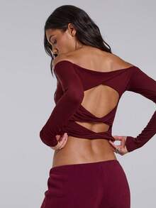 TypaGal 冬季秋季现代时尚新年派对复古优雅性感街头简约红色女士秋冬 Y2K 针织轻薄露肩 T 恤 - 酒紅色 - 查看 1