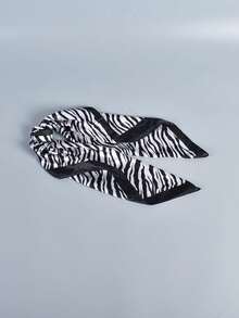 1pc Zebra Striped Print Bandana For Women, Large Square Scarf Head Wrap With Animal Pattern, Boho Chic Hair Band Headband For Fashion Decoration, Bold Statement Accessory For Outings Vacation - 黑與白 - 查看 2
