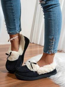 Pantufas de espuma viscoelástica de alta densidade, forro de pelúcia para uso interno no inverno, decoração com laço, antiderrapantes, pantufas femininas, presente de Natal - Preto - Ver 3