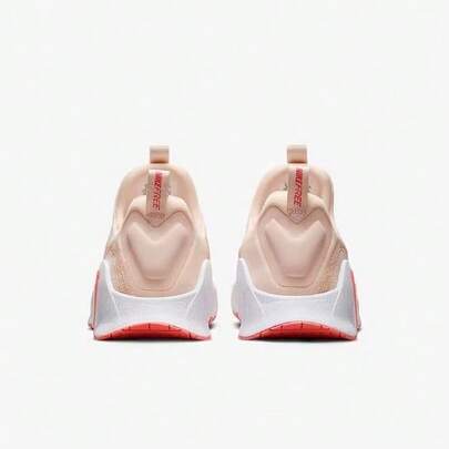 Nike 女款 Free Metcon 6 系列防滑多功能健身深蹲硬拉 Crossfit 训练鞋