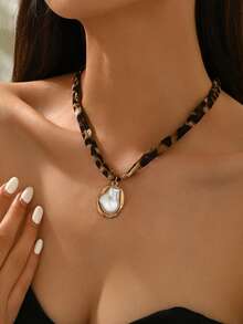 Oval Pearl Pendant