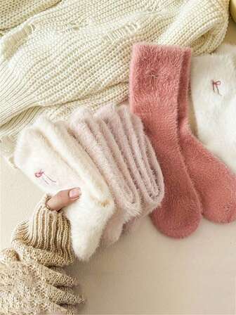 1/3/5 pares de calcetines térmicos forrados de felpa con detalle de lazo para mujer, cálidos de invierno, suaves, calcetines cortos para el hogar, dormir y actividades interiores, ropa de estar en casa cómoda, artículos esenciales para clima frío, unisex, calcetines acolchados con estampado de corazón, calcetines de felpa con lazo, calcetines para mujer, calcetines blancos, calcetines sueltos, medias unisex, calcetines invisibles, ropa de otoño