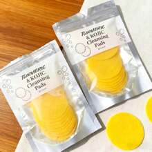 This 4-Piece Turmeric Cleansing Set Includes 30 Cleansing Wipes And A Bottle Of Turmeric Cleansing Mousse. Deeply Cleans And Moisturizes With A Generous Dose Of Curcumin, Vitamin E, And Rose Extract. This Naturally Gentle Formula Is Suitable For Both Face And Body. - Màu vàng - Xem 13