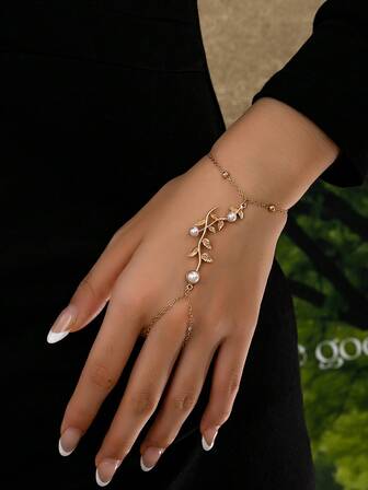 1 قطعة سلسلة إصبع مزينة بالخرز على شكل ورقة اللؤلؤ أنيقة وفريدة من نوعها، مناسبة للاستخدام اليومي للنساء، والمناسبات والحفلات والزفاف، قد تختلف الخرزات الفعلية والحجم الفعلي