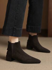 2025 New Round Toe Flat Ankle Boots For Women, Faux Suede Ankle Boots With Plush Lining, Slim Fit, Suitable For Autumn/Winter - Brown - View 5