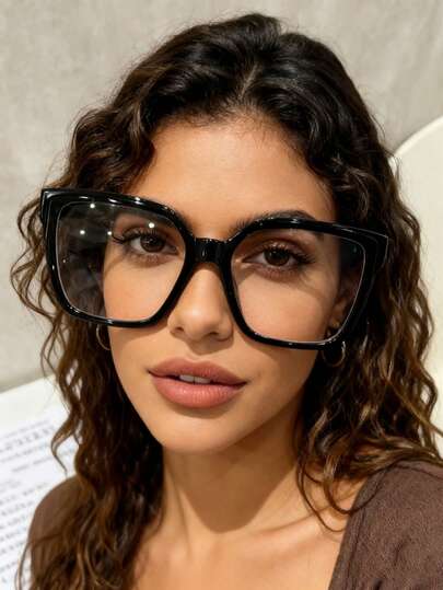 1副全新欧美韩风高端猫眼大框眼镜，简约透明镜片，适合通勤、工作和学习佩戴。