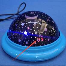 1 pieza Lámpara de proyección del cielo estrellado colorido, luz de noche con forma de OVNI con proyección de luna y galaxia, alimentada por USB, adecuada para el hogar, dormitorio, iluminación de fiesta estéreo, regalo de Navidad