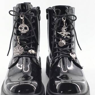 6pcs Fashionable Minimalist Self-Adhesive Halloween Decorative Buttons