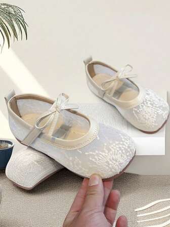 Girls' Flat Shoes With Round Toe Hollow Pattern Ballet Dance Shoes, Comfortable Lace Up Flat Shoes, Elegant Style