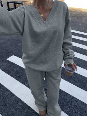 大码女式罗纹V领休闲宽松运动衫和直筒裤套装