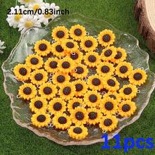 Orange Resin Sunflower Chrysanthemum Shaped Pendant, Creative, Fun, Fashionable Flower Theme Charm Pendant, Used For DIY Bracelets, Necklaces, Earrings, Foot Chains, Keychains, Backpack Chains, Phone Chains, Christmas, Thanksgiving, Back To School Season, Valentine's Day, Mother's Day Pendant