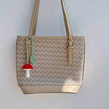 Handgefertigte gehäkelte rote Pilz Auto Hängedekoration, süße Vorhangquaste, Taschenanhänger, Weihnachten, Neujahr, Feiertage, Ostern Dekoration