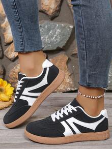 Baskets décontractées polyvalentes à rayures blanches pour femmes, chaussures de sport mode, attrayantes, confortables et durables avec semelle en caoutchouc souple. Chaussures de sport légères et respirantes en patchwork pour femmes - Noir - Voir 6