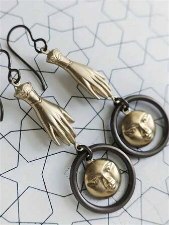 1 Pair Retro Punk Style Finger Face Design Pendant Earrings, Suitable For Masquerade Ball, Party Jewelry Gift