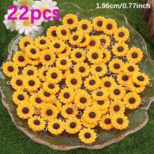 Orange Resin Sunflower Chrysanthemum Shaped Pendant, Creative, Fun, Fashionable Flower Theme Charm Pendant, Used For DIY Bracelets, Necklaces, Earrings, Foot Chains, Keychains, Backpack Chains, Phone Chains, Christmas, Thanksgiving, Back To School Season, Valentine's Day, Mother's Day Pendant