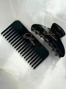 Bộ kẹp tóc và lược cá nhân hóa. Kẹp tóc càng cua tùy chỉnh có tên phù hợp, phụ kiện tóc cho phù dâu, quà tặng hộp quà, quà tặng tiệc tuổi teen, quà tặng số lượng lớn cho sinh nhật lần thứ 16, lược khắc tên/chữ cá nhân hóa | Quà tặng phù dâu | Phụ kiện tóc cho tiệc cưới | Quà sinh nhật hoàn hảo cho cô dâu | Kẹp càng cua tùy chỉnh | Kẹp tóc tùy chỉnh, hộp đựng đồ du lịch - Bộ kẹp + lược - Xem 10