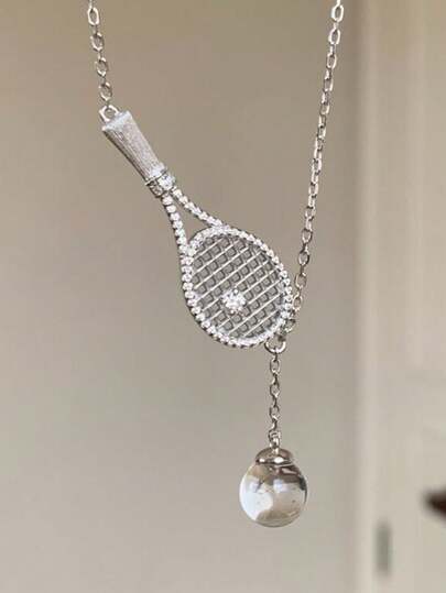 1 pieza Collar con colgante de raqueta de tenis con borla de circonita cúbica plateada cepillada, diseño deportivo, cadena de clavícula de alta gama, adecuado para el uso diario de las mujeres