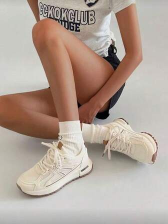 Women's Round Toe Lace-Up Thick Sole Student Casual Comfortable Platform Sneakers