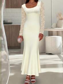 Elegantes gestricktes Damen-Langkleid mit Quadratausschnitt, Langärmeln und kontrastierendem Spitzenakzent, körperbetonter Meerjungfrauenstil