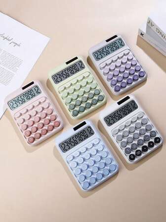 Calculadora de degradado de macarrón: Disponible en colores suaves como rosa, verde, morado, azul, gris, etc. Teclas cómodas y pantalla clara. Adecuada para el aprendizaje de estudiantes, el trabajo de oficina y otros escenarios. La apariencia elegante agrega vitalidad al estudio y el trabajo, con una operación conveniente para completar rápidamente varios cálculos. Una calculadora que combina estética y practicidad.
