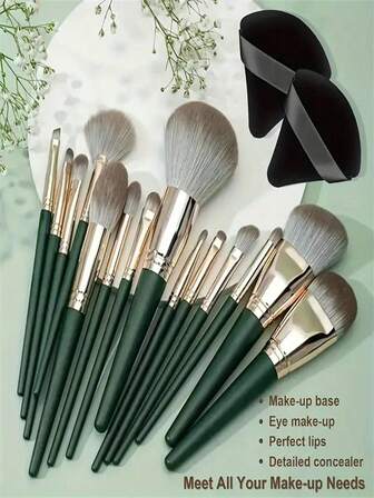一套16件套专业化妆刷套装，包含2个化妆海绵和14支化妆刷（散粉刷、粉底刷、眼影刷、眉刷、遮瑕刷、修容刷和旅行刷）。非常适合化妆新手，也是圣诞节和情人节的绝佳礼物之选。
