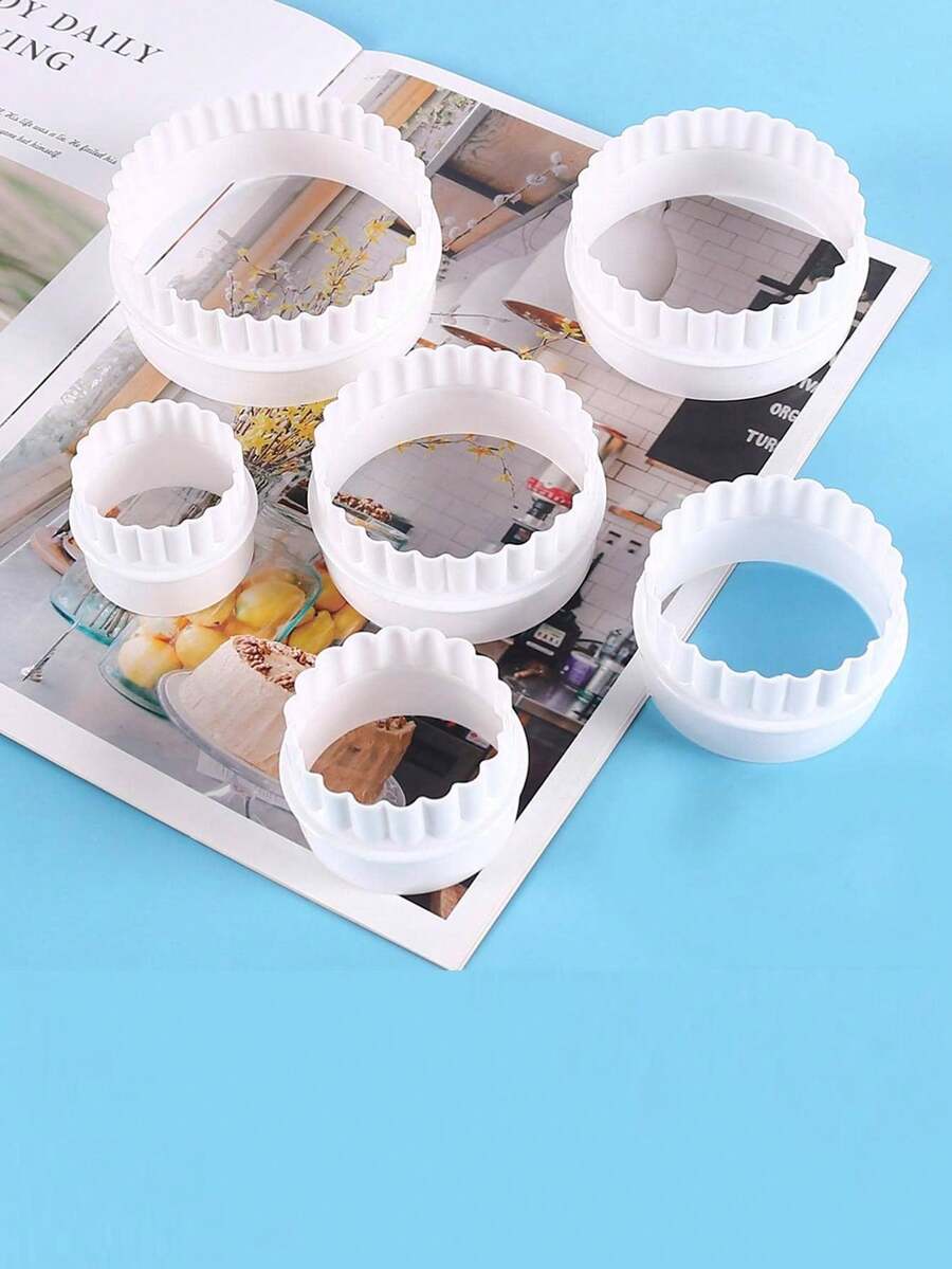 1pc Cartoon Dinosaur Shaped Sandwich Cutter, Easy PS Bread Slicer, Suitable For Baking - Multicolor - View 1