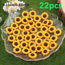 Orange Resin Sunflower Chrysanthemum Shaped Pendant, Creative, Fun, Fashionable Flower Theme Charm Pendant, Used For DIY Bracelets, Necklaces, Earrings, Foot Chains, Keychains, Backpack Chains, Phone Chains, Christmas, Thanksgiving, Back To School Season, Valentine's Day, Mother's Day Pendant