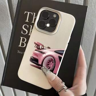 1 pieza Funda de teléfono con textura de cuero blanco y diseño de coche rosa, compatible con Apple 11 12 13 14 15 16 17 Pro Max XR X/XS 7 8 Plus SE Mini y otros teléfonos inteligentes, diseño personalizado creativo que también se ajusta a la serie Apple
