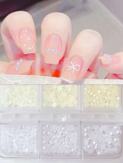 1 Caixa de Suprimentos de Arte de Unhas e Artesanato, Joias de Pérolas Falsas, Elegante Branco/Bege - Decoração de Arte de Unhas Multifuncional e Elegante, Decoração de Mini Pérolas de Resina 3D, Acessórios de Arte de Unhas para Mulheres, Unhas Acrílicas Postiças DIY, Unhas Postiças Curtas, Unhas Francesas, Unhas Pretas, Unhas Vermelhas